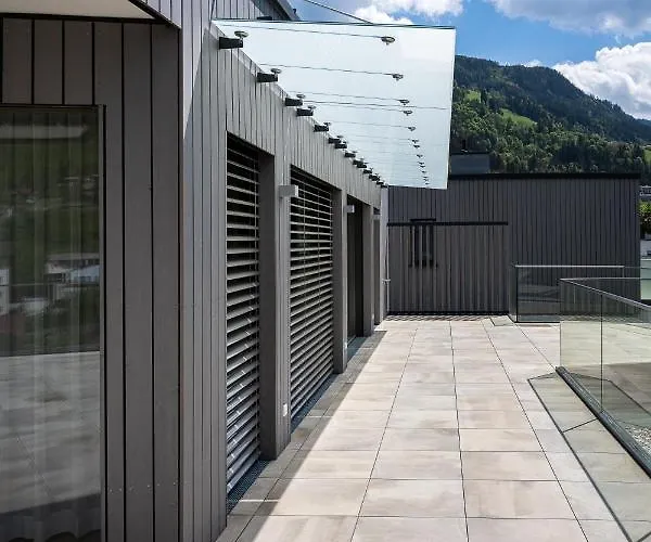 Planai Penthouse Royal 公寓 *